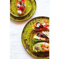 Rustikales Grün Gesprenkeltes Keramik-Geschirr-Set - Handgefertigtes Boho-Geschirr von MaVroniStudio