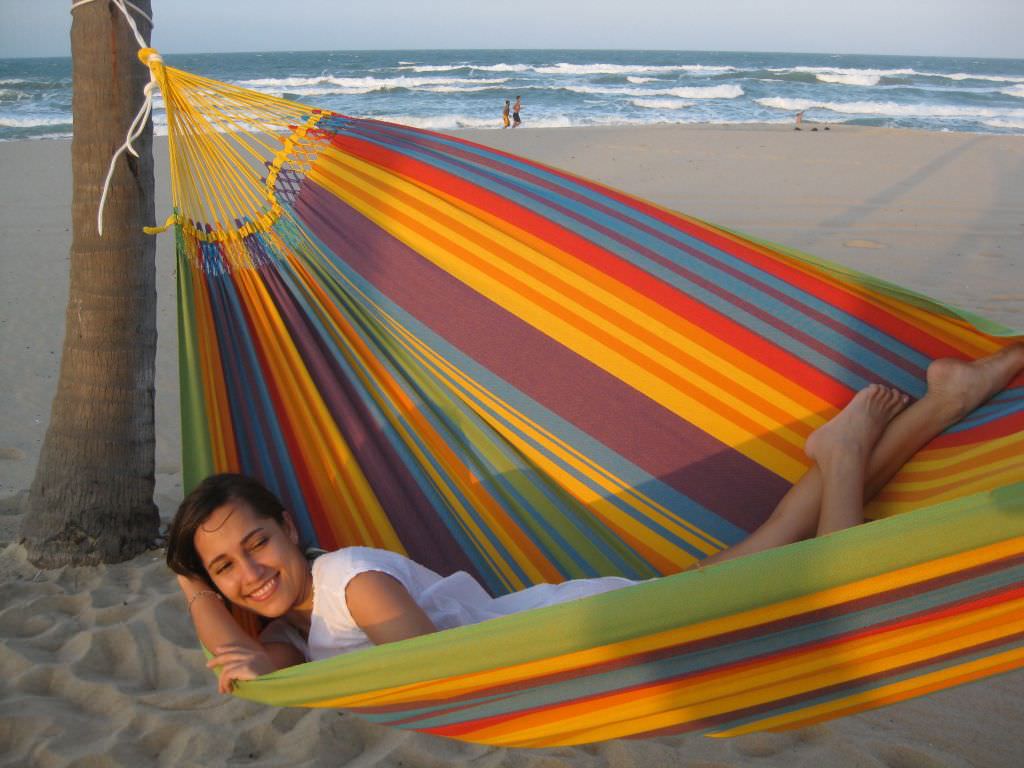 Vida paraiso especial - Family hammock with macrame fringe von MacaMex