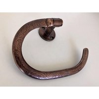 Handgefertigter Toilettenpapierhalter Aus Kupfer, Handgravierter Massivem Wandmontage Für Badezimmer, Vintage-Design von Macopperofficial