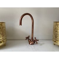 Wasserhahn Für Küchenspüle, Antik-Kupfer-Finish, Einloch-Wasserhahn Mit Zwei Griffen, Heiß-Kalt-Mischbatterie, Bauernhaus-Waschtischarmatur Wasserhahn Für Küchenspüle, Antik-Kupfer-Finish, Einloch-Wasserhahn Mit Zwei Griffen, Heiß-Kalt-Mischbatterie, Bauernhaus-Waschtischarmatur von Macopperofficial