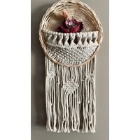 Neutral Makramee Korb Wand Hängen || Makramee Wandbehang Boho Dekor Weidenkorb Wanddekoration Neutral Makramee Korb Wand Hängen || Makramee Wandbehang Boho Dekor Weidenkorb Wanddekoration von MacramebyMarr