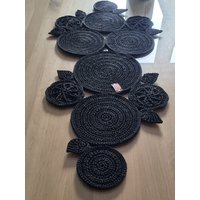 Handgefertigter Gehäkelter Tischläufer Für Deinen Esstisch, Crochet Runner, Handgemachter in Verschiedenen Farben Und Designs von Macrameedreamevy