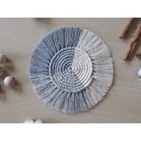Makramee Untersetzer, Marmor Silber Natur Beige, Handgemachter Baumwolluntersetzer, Tassenuntersetzer, Boho Untersetzer von MacramesWroclaw