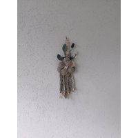 Beige Makramee Blumen Wandbehang Handgefertigte Möbel Und Wohndekor Geschenke Boho Wand Cottagecore Dekor Kinderzimmer Mädchen Blumenstrauß von MacrameshkaUA