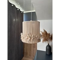 Elfenbein Blumen Fransen Makramee Pendelleuchte Lampenschirm Kinderzimmer Boho Kronleuchter Beleuchtung Cottagecore Dekor Blumenlampe Gewebte von MacrameshkaUA