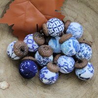 Chinoiserie Chic Acorn's. Blau-Weißer Herbst. Set. Stoff Eichel. Herbst Dekoration von MadAboutPlaid