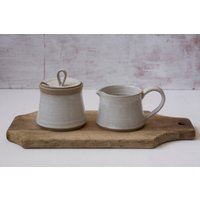 Milchkännchen Und Zucker, Set Aus Einer Keramik-Zuckerdose Einem Krug von MadAboutPottery