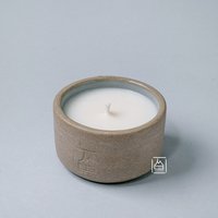 Handgemachte Duftkerze Aus Sojawachs in Keramikschale Ohne Henkel Glas Aromatherapie, Kerze Geschenk Wohnkultur Texturierte Blaue Glasur von MadWoodHouse