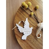 Vogelornament - Personalisierte Tauben-Tondekoration Vorname-Tonmedaillon Goldenes Herz Aufhängung Mit Schwalbenbotschaft von MadameVadrouille