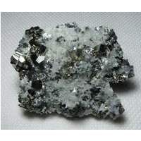 Glänzender Pyrit Mit Quarzt Aus Der Berühmten 9. September Mine, Madan, Bulgarien, Natürlicher Kristall, Top Zustand, N3144 von Madanminerals