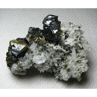 Unglaubliches Exemplar Von Sphalerit Mit Mikrokristall Chalcopyrit Auf Quarz Aus Bulgarien, Mineral, Natürlicher Kristall, Top-Exemplar, N1957 von Madanminerals