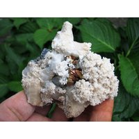 Wunderschöner Irisierender Pyrit Mit Calcit Aus Der Berühmten 9. September Mine, Bulgarien, Natürlicher Kristall, Top Zustand, N2236 von Madanminerals