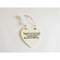 Genieße Die Kleinen Dinge Positives Leben Zitat Herz Plaque Empowerment Schild Home Wand Dekor Inspirieren Sinnvolle Geschenkidee Freunde Familie Genieße Die Kleinen Dinge Positives Leben Zitat Herz Plaque Empowerment Schild Home Wand Dekor Inspirieren Sinnvolle Geschenkidee Freunde Familie von MaddisonGifts