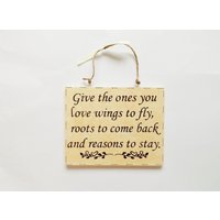 Ones You Love Zitat Wandtafel Sentimental Ermächtigen Nachdenkliches Zeichen Hauswand Dekor Housewarming Sinnvolle Geschenkidee Freunde Familie von MaddisonGifts