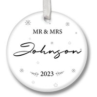 Mr & Mrs Personalisiertes Ornament | Frisch Vermähltes Geschenk Weihnachten Neues Paar Verheiratet 2023 von Made2PerfectionShop