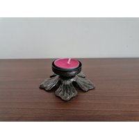 Blumenförmiger Kerzenhalter Aus Eisen Für Teelicht. Mini Teelicht Kerzenständer von MadeByHandAndSmile