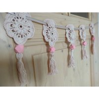 Gehäkelte Wimpelkette Wandbehang Deko Boho Kinderzimmerdeko Wanddeko Personalisierbar Gehäkelte Wimpelkette Wandbehang Deko Boho Kinderzimmerdeko Wanddeko Personalisierbar von MadeByMYpsilon