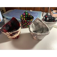Isolierter Pint-Eishalter von MadeByMariaCh