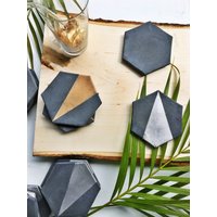 Anthrazit Hexagon Beton Untersetzer Mit Gold | 4Er Set von MadeByRheal