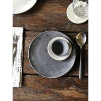 Runde Holzkohle Beton Servierplatte Platte von MadeByRheal