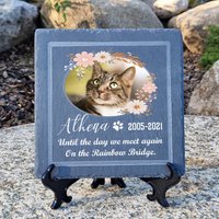 Personalisierte Blumenrahmen Foto Dunkel Naturschiefer Haustier Gedenktafel Hund Grabstein Katze 10x10cm 20x20cm von MadeForYouPrint