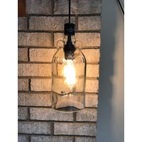 Recycelte Schnaps Flasche Pendelleuchte von MadeInMyMomCave