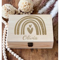 Personalisierte Regenbogen Erinnerungsbox Erinnerungsbox Mit Gravur Personalisierte Regenbogen Erinnerungsbox Erinnerungsbox Mit Gravur von MadeInSunState