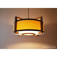 Pendelleuchte Aus Nussbaum Und Esche Furniert. Moderne Deckenleuchte. Wohnraumleuchte von MadeInWoodLv