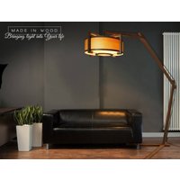stehlampe Aus Massivem Eiche Und Eschefurnier in Modernem Bogenstil von MadeInWoodLv
