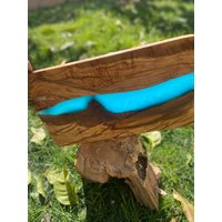 Aqua Holz Epoxidharz Servierbrett | Handgemachtes Brett Im Einzigartigen Madeofolivewood Design von MadeOfOliveWood