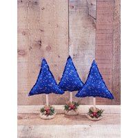 Dreier-Set , Marineblau Mit Sternen, Stoff Weihnachtsbäume, Bauernhaus Winter Dekor, Weihnachtsmantel Weihnachtsbäume von MadeRichDesign