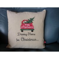 Kissen Dekokissenhülle Driving Home For Christmas Weihnachten 39 cm X Advent X-Mas Kissen Dekokissenhülle Driving Home For Christmas Weihnachten 39 cm X Advent X-Mas von MadebyHeidiRohrmoser