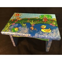 Kinder-Tritthocker Mit Handgemalter Teich-Szene von MadeleinesMoonFlower
