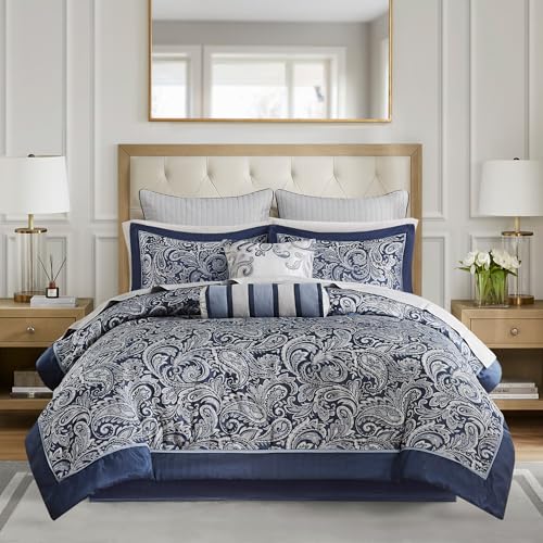 Madison Park Aubrey Gemütliches Bettwäsche-Set, Kunstseide Jacquard Paisley Design – All Season Down Alternative Bettwäsche Schicht mit Bettrock, dekoratives Kissen, Queen, Marineblau, 12-teilig von Madison Park