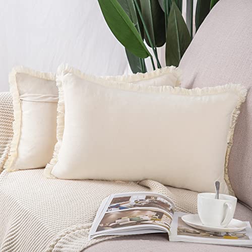 Madizz 2er Set Kissenbezügen aus Wildleder mit Fransenquasten Weiche dekorative Kissenbezüge für Sofa Schlafzimmer Kissenhülle Beige 30x50 cm Rechteckig von Madizz