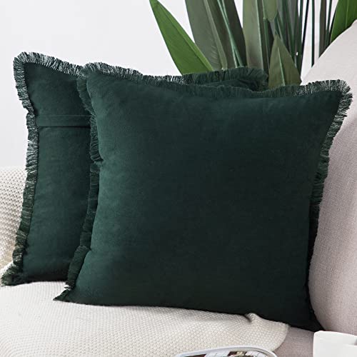 Madizz 2er Set Kissenbezügen aus Wildleder mit Fransenquasten Weiche dekorative Kissenbezüge für Sofa Schlafzimmer Kissenhülle Dunkelgrün 55x55 cm Quadrat von Madizz