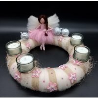 Adventskranz Sternentraum Rosa - Dekokranz Weihnachtsdeko Filz Figur Deko Fee Xmas Teelichter Sterne Engel Schutzengel Geschenk Advent von Maerchenglanz