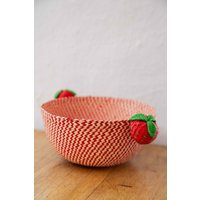 Handgewebter Obstkorb Mini Erdbeerkorb Handgewebter Obstkorb Mini Erdbeerkorb von MagdaMadeCo