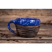 Blaue Keramik Galaxy Tasse || Handgemachte Keramikblaue Kaffeetasse, Dunkelblau Gerippte Tontasse, Weihnachtsgeschenk, Einzigartiger Zauberbecher von MagicCeramicsShop
