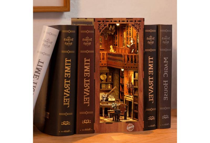 MagicHolz Buchstütze MagicHolz Grimm's kleines Haus, Book Nook Diorama von MagicHolz