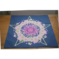 Beltane Apfelblüten & Pentagramm Altartuch Oder Tarotmatte - Ein Mayday Pagan-Wicca Altar- Tarottuch, Kordelbeutel Tasche Und Tuch-Set Beltane Apfelblüten & Pentagramm Altartuch Oder Tarotmatte - Ein Mayday Pagan-Wicca Altar- Tarottuch, Kordelbeutel Tasche Und Tuch-Set von MagicInLivingRoom