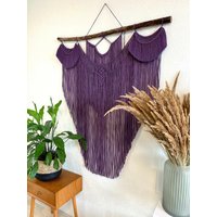 Lila Makramee Wandbehang, Lila Wanddekor, Große Makramee, Boho Violett Modernes Wandkunst von MagicKnitShop