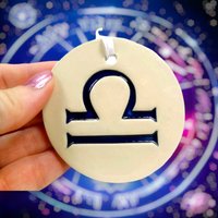 Waage Sternzeichen Ornament, Astrologie Waage, Stocking Stuffer von MagicMoonPottery