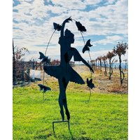 Ballerina Mit Schmetterlingen Vintage Große Metall Silhouette Für Den Garten Oder Hof Kunst Gedenkskulptur von MagicalRubbish