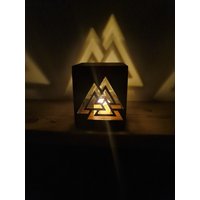 Wikinger Symbol Schatten T-Licht Halter, Teelicht Batterie Kerzenhalter, Valknut, Symbol, Geschenk Der Hexe von MagickalDragonfly