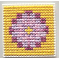 Handgemachter Kühlschrankmagnet Mit Kreuzstichblume von MagneticArtsStudio