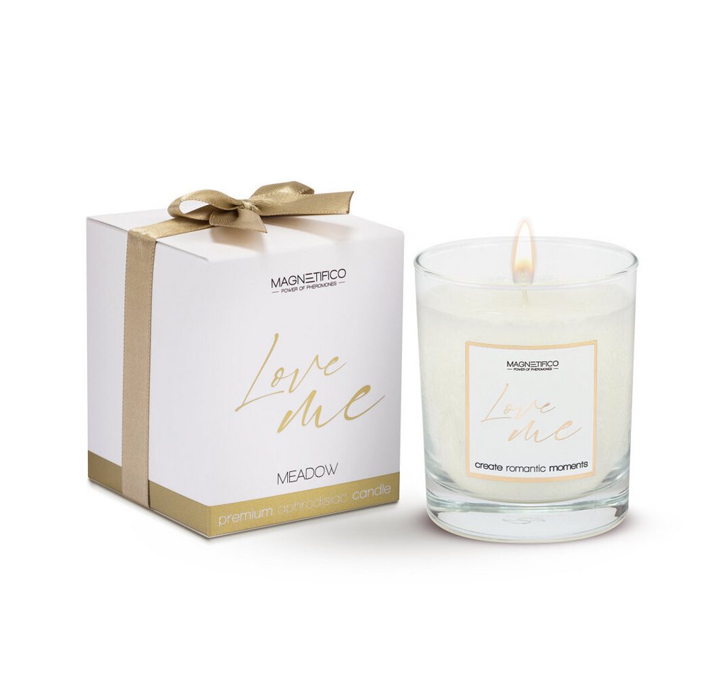 Magnetifico Duftkerze Duftkerze Love me Meadow (Duftkerze) 125 g von Magnetifico