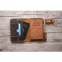 Handgemachte Notebook Tasche Aus Abgenutztem Leder Pass & Feld Notizen Halter von Magoda