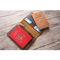 Personalisierte Leder Passhülle Field Notes Notebook Brieftasche von Magoda