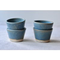 Sake-Tassen, Set Mit 2 Handgefertigten Bechern, Gesprenkeltes Steingut, Espresso-Tassen Aus Ton, Blaue Teetassen, Keramik-Kaffeetassen, Auf Dem Rad Sake-Tassen, Set Mit 2 Handgefertigten Bechern, Gesprenkeltes Steingut, Espresso-Tassen Aus Ton, Blaue Teetassen, Keramik-Kaffeetassen, Auf Dem Rad von MaiaMingDesigns